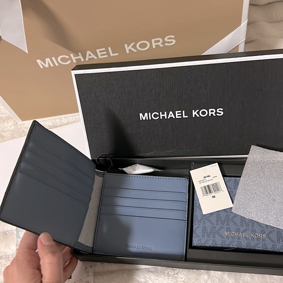Michael Kors Men’s Wallet Set - Picture 2 of 8